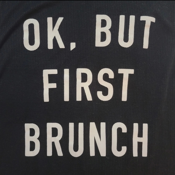 Black Sleeveless Ribbed Graphic Top - Picture 2 of 3